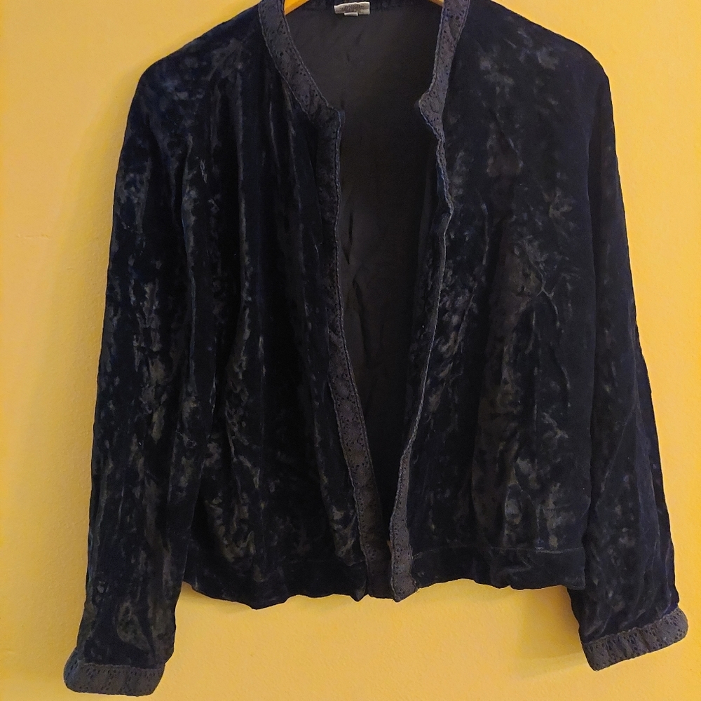 Vintage CP Shades black crushed velvet  open jacket. Size small